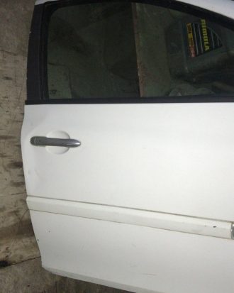Renault clio 3 çıkma orjinal hatasız sağ ön kapı