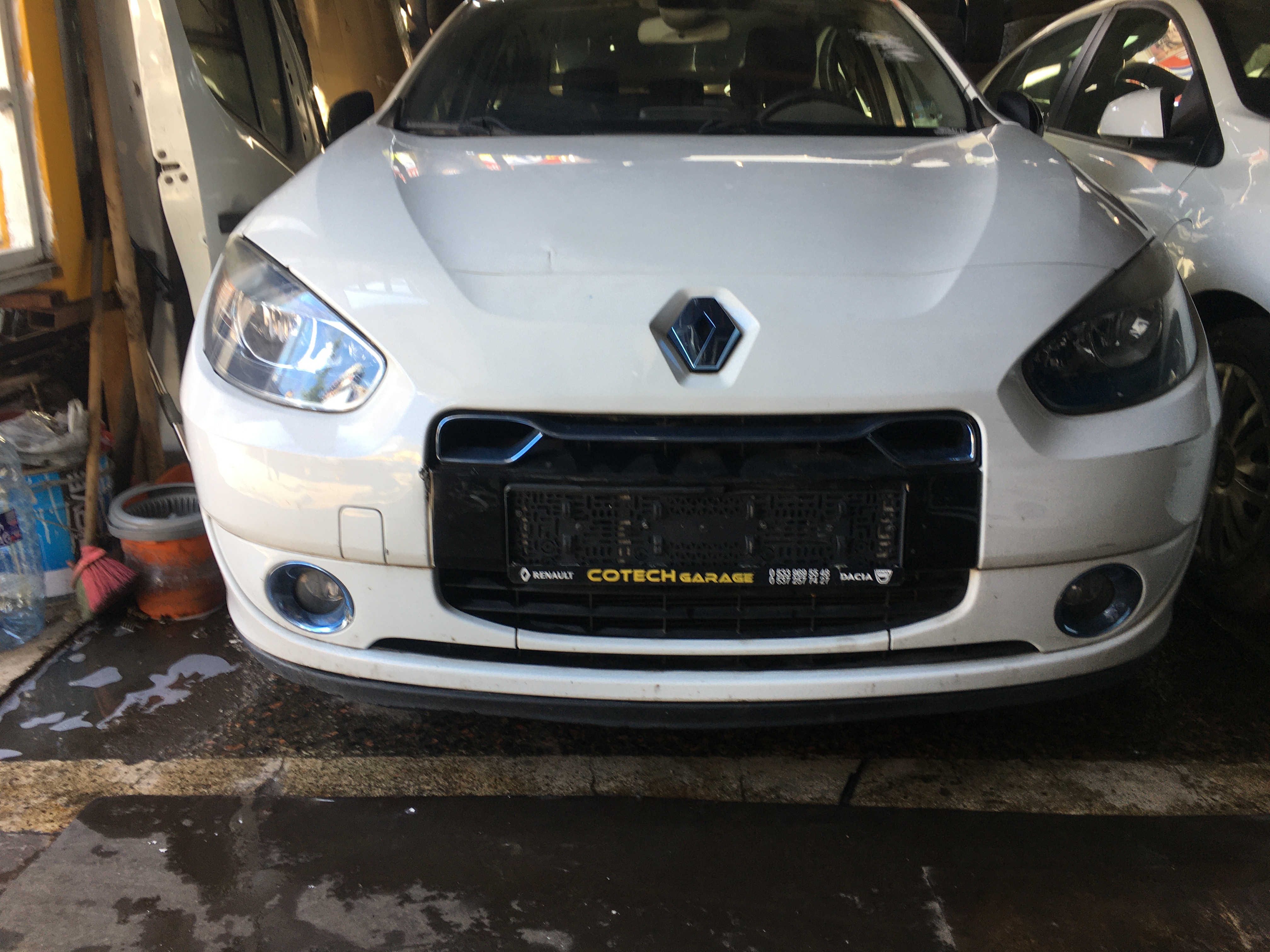 Renault Fluence Çıkma hatasız orjinal beyaz renk ön set Renault Fluence Çıkma hatasız orjinal beyaz renk ön set