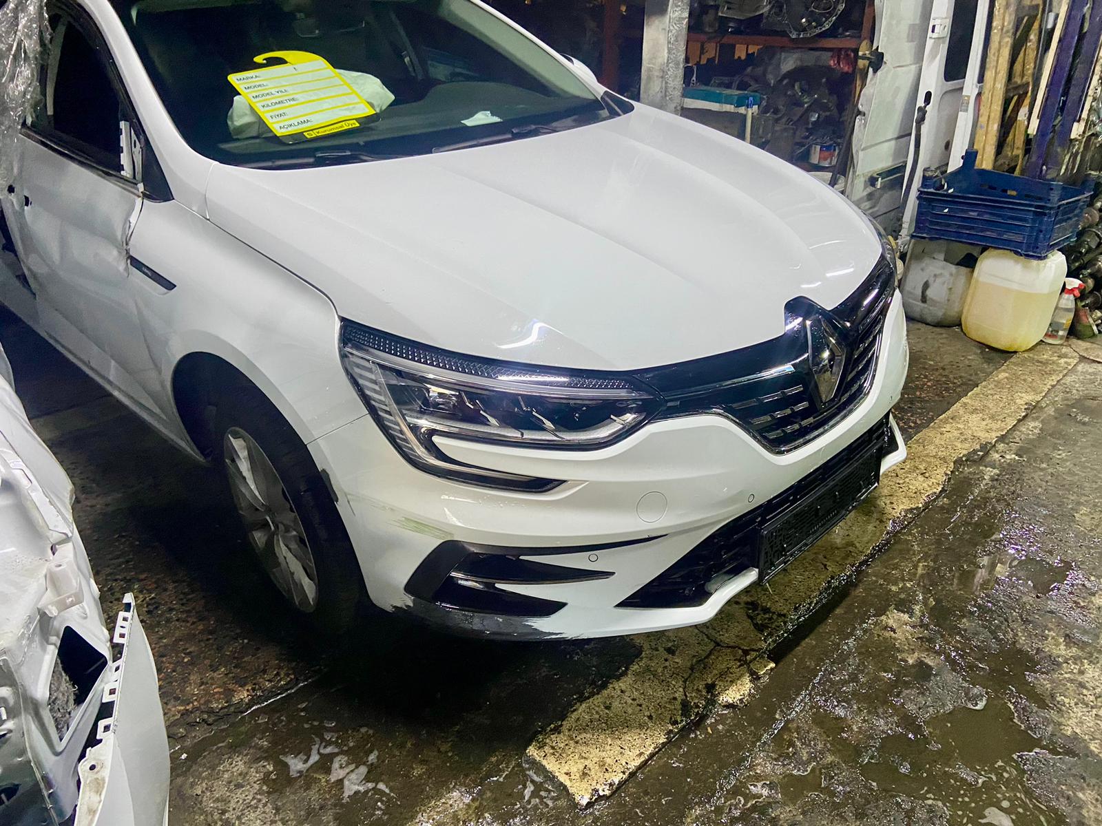 Renault megane 4 beyaz hatasız komple ön set