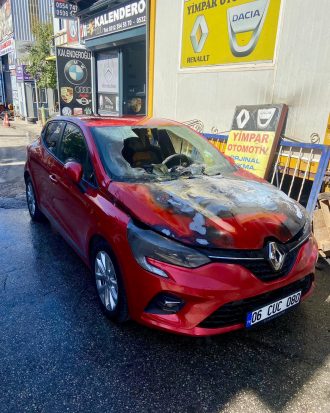 Renault clio 5 kırmızı hatasız sağ ön kapı