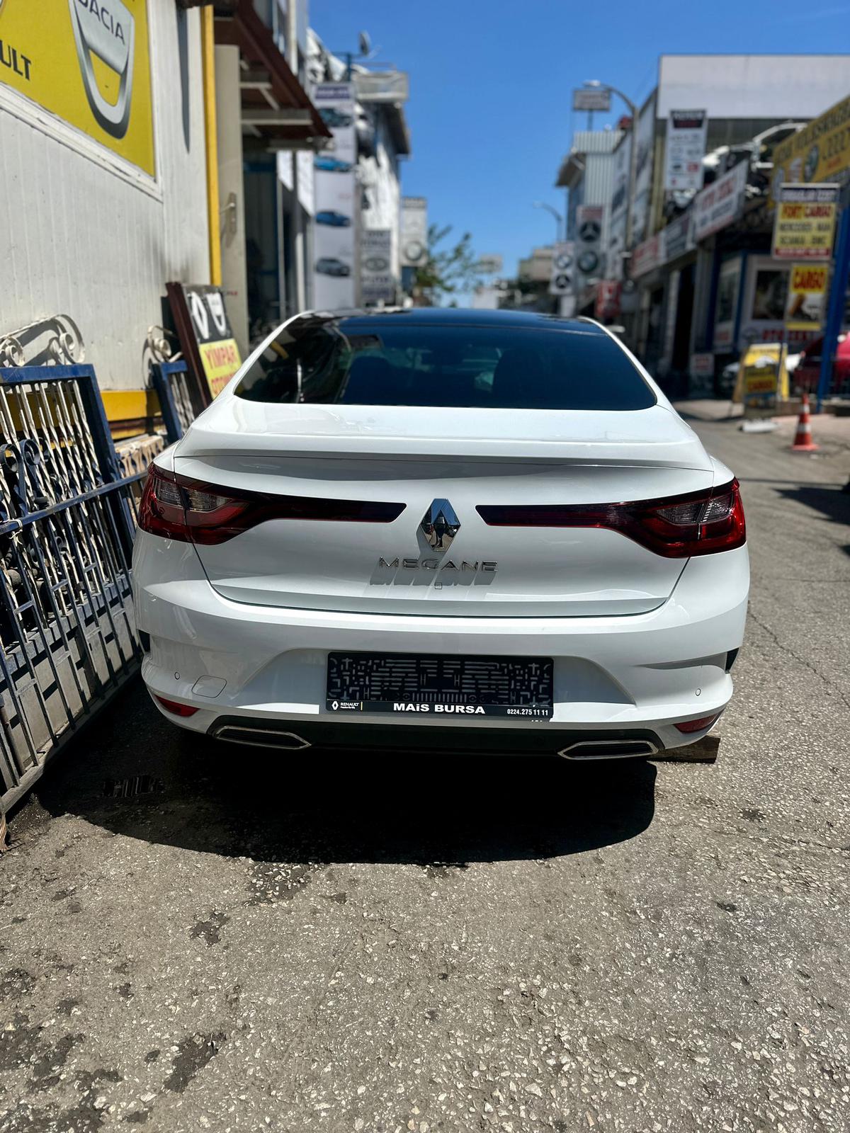Renault megane 4 komple dolu tavan arka Renault megane 4 komple dolu tavan arka