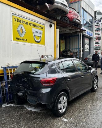sandero sağ arka kapı